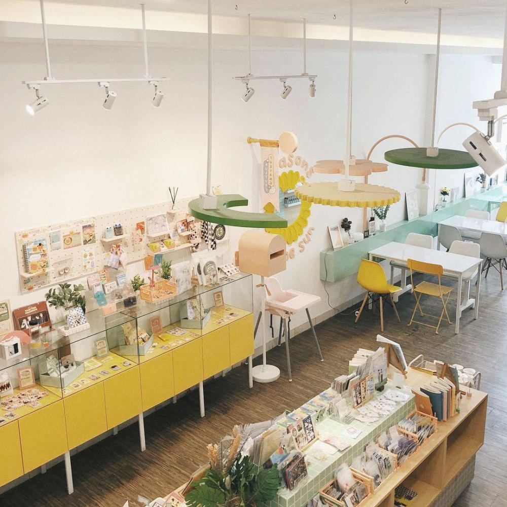 Interior bertema K-POP Taeyang Space (instagram.com/ fiassh)