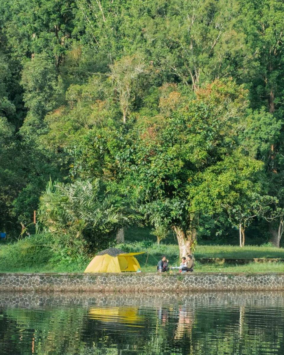 Situ Gunung (instagram.com/adenrafli08)
