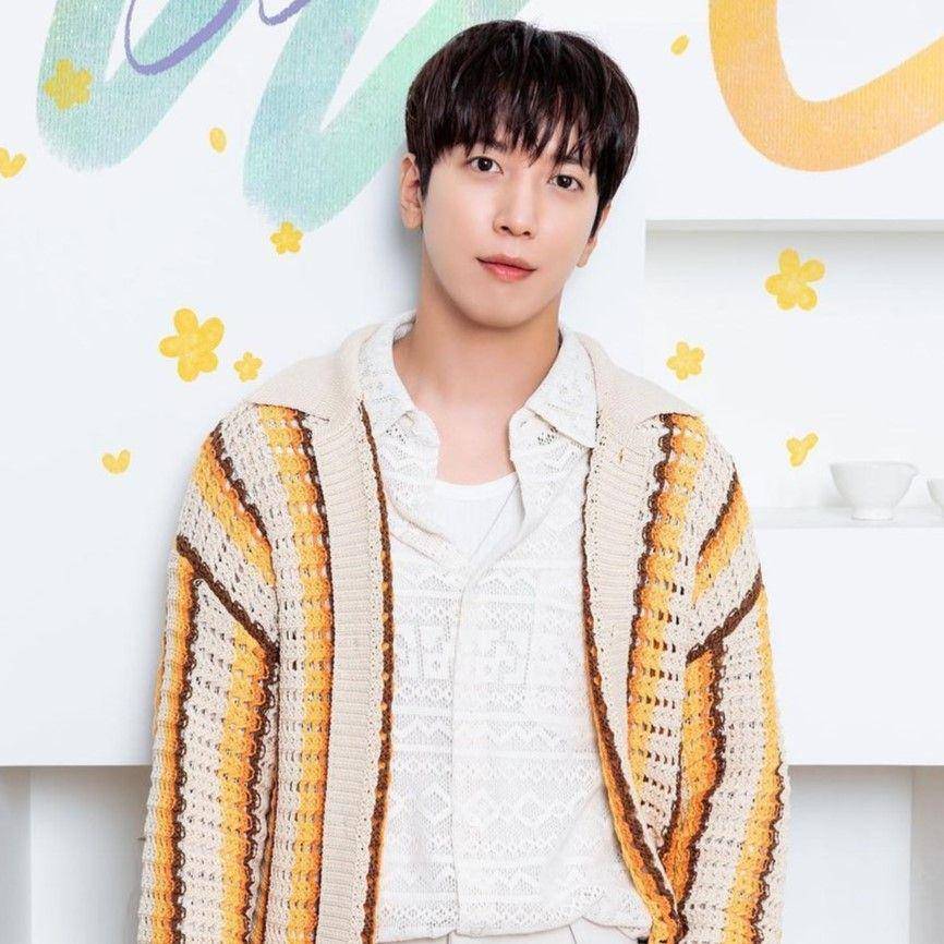 Jung Yonghwa (instagram.com/jyheffect0622)