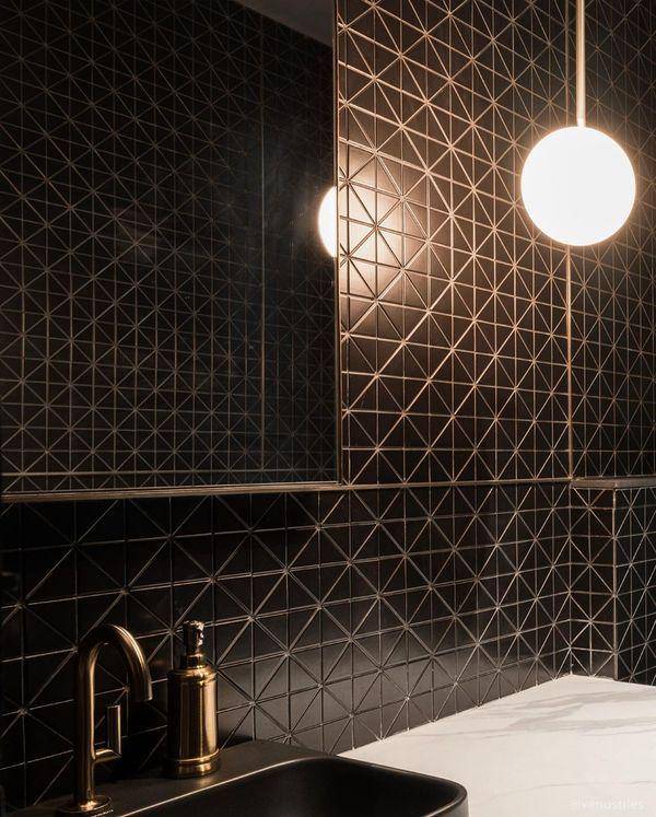 Keramik kamar mandi Venus Tiles (instagram.com/venustiles)