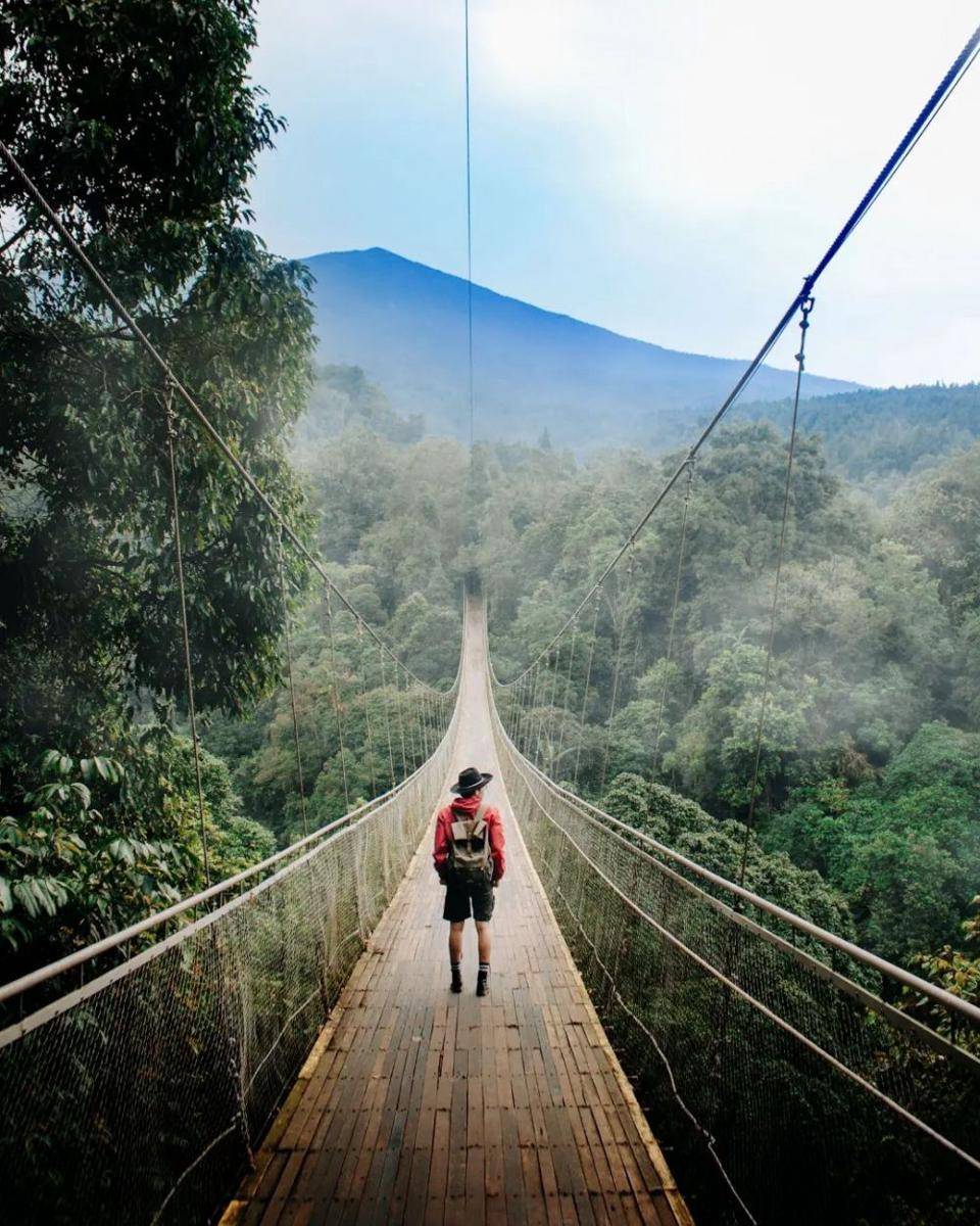 Situ Gunung (instagram.com/hyrachmtt)