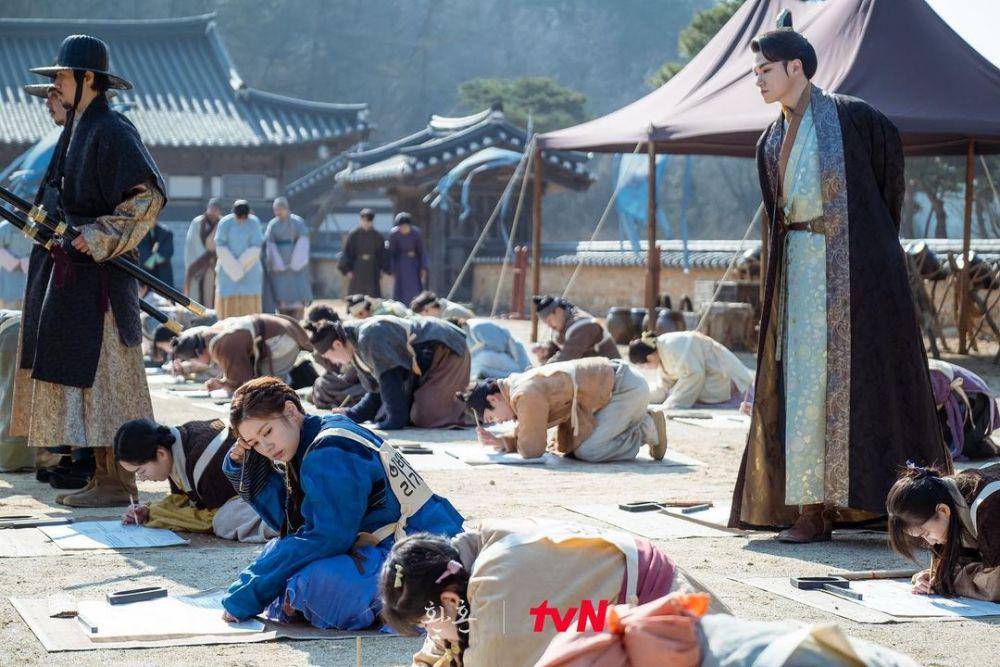 Jung So Min dan Shin Seung Ho (instagram.com/tvn_drama)