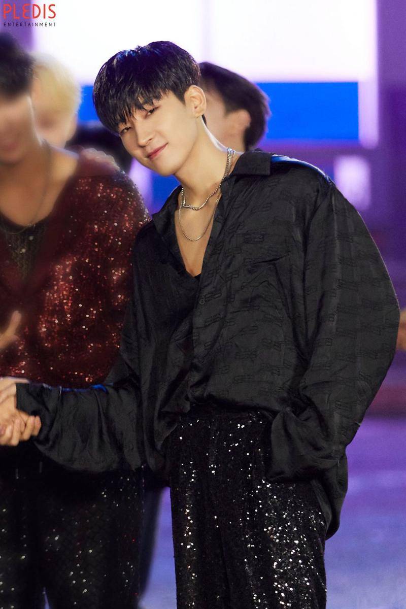 Wonwoo SEVENTEEN di balik layar pembuatan MV _WORLD (post.naver.com/플레디스엔터테인먼트)