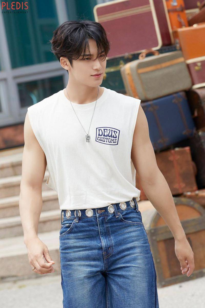 Mingyu SEVENTEEN di balik layar pembuatan MV _WORLD (post.naver.com/플레디스엔터테인먼트)