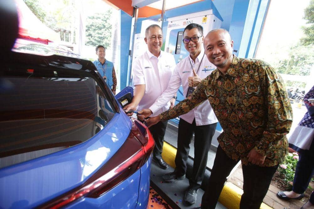 Fitra Eri Rasakan Hematnya Pakai Mobil Listrik, Ini Katanya