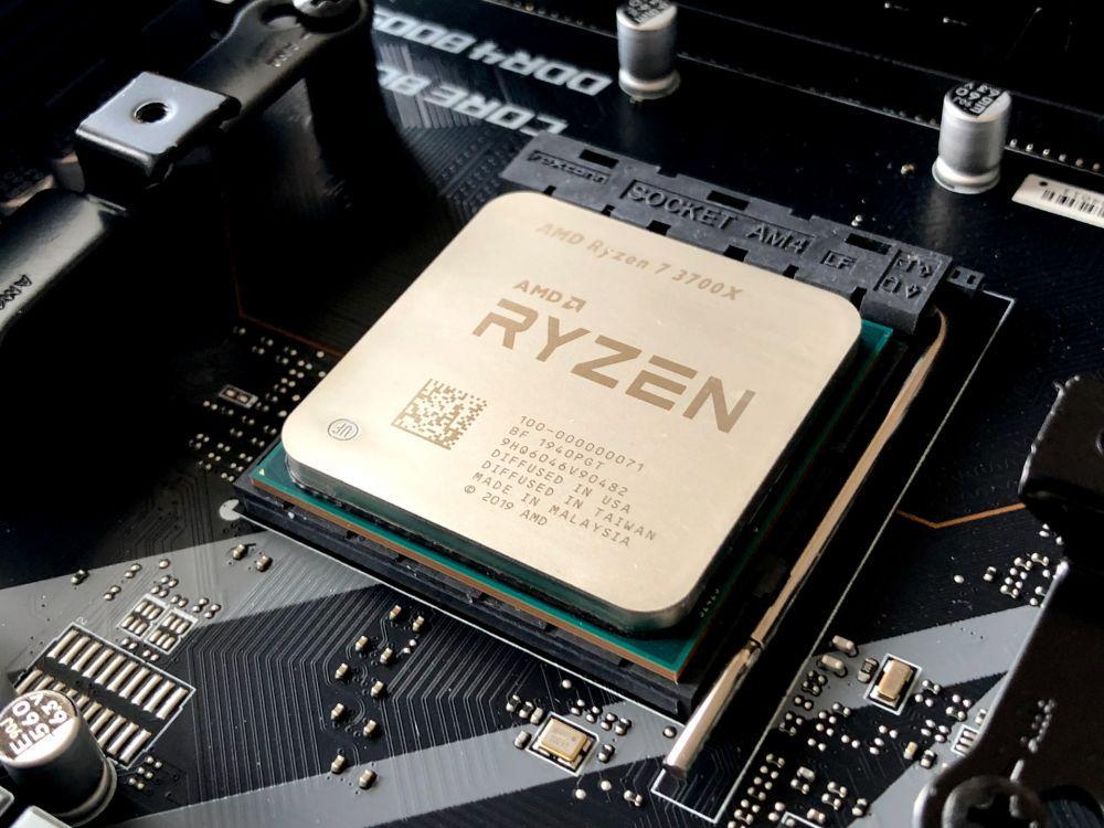 Perbedaan Intel vs AMD, Persaingan Ketat 2 Raksasa