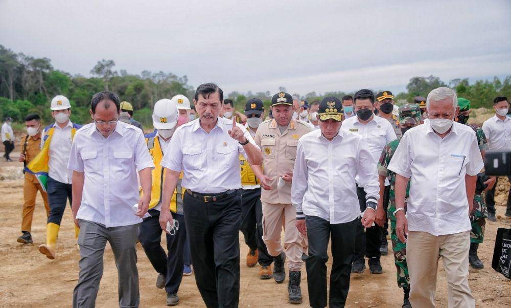 Gubernur Sumatra Utara Edy Rahmayadi mendampingi Menko Marves Luhut Binsar Pandjaitan saat meninjau TSTH2. (Diskominfo Sumut)