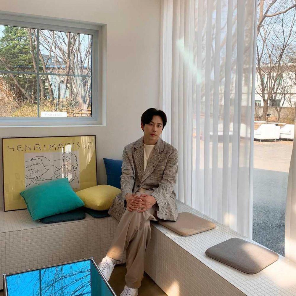 Lee Won Seok Daybreak (instagram.com/balgoon)
