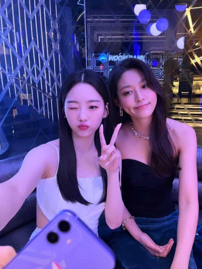Cho Yi Hyun dan Seolhyun AOA. (igs/yihyun_1208)