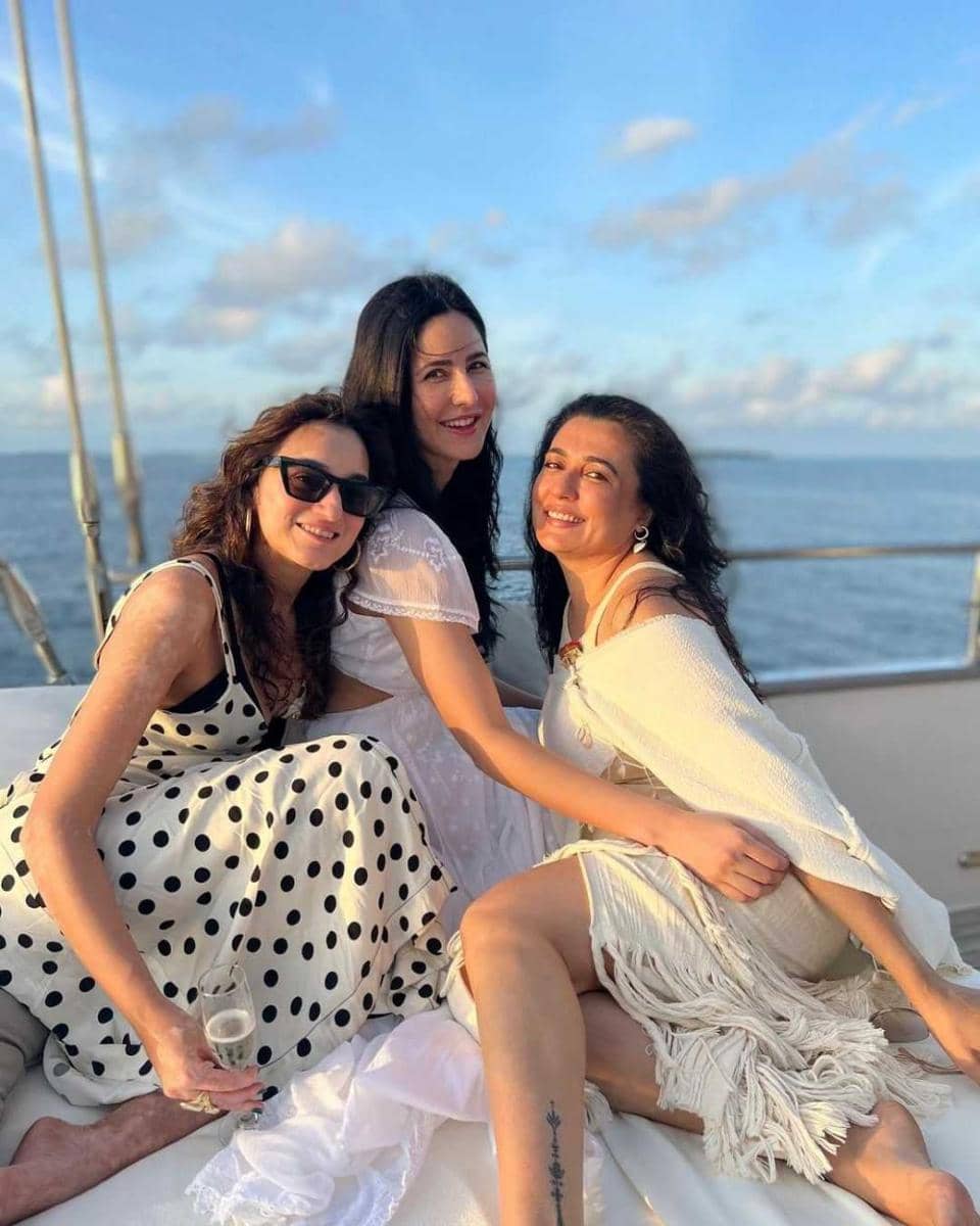 Katrina Kaif dan sahabat (instagram.com/katrinakaif)