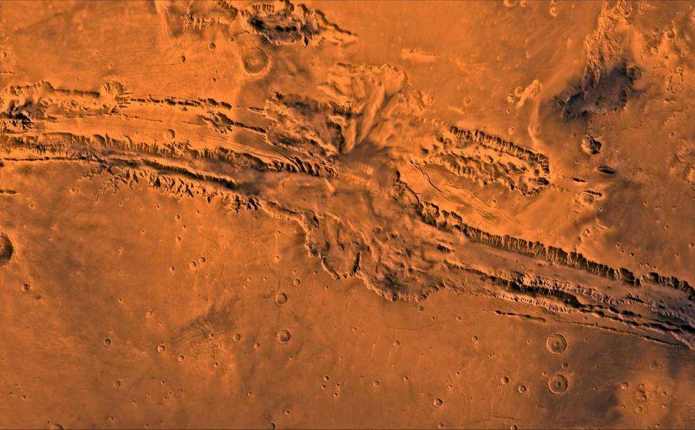 Valles Marineris (mars.nasa.gov)