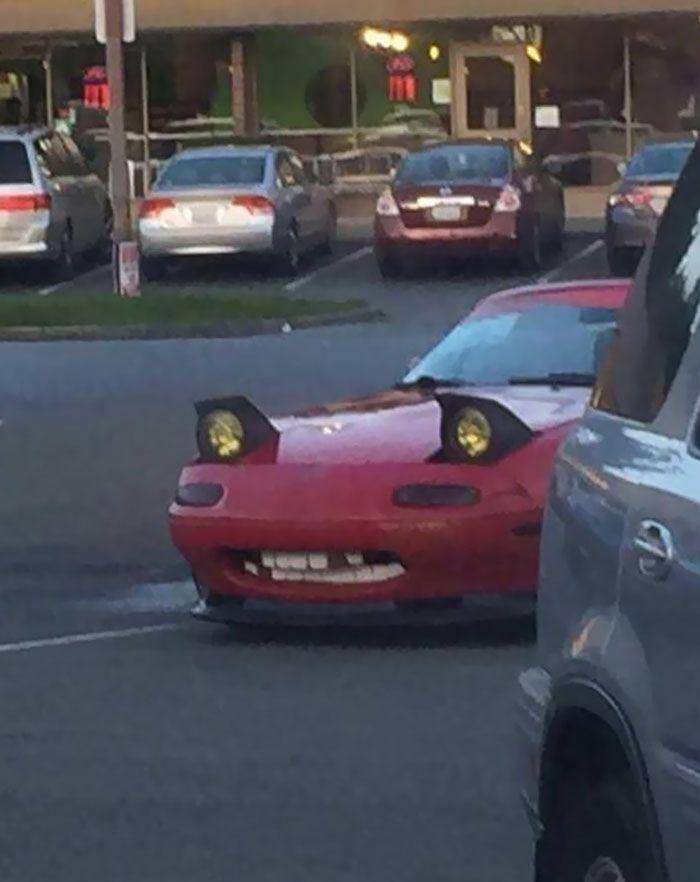 mobil paling lucu (imgur.com/ElbowDeepInRainbow)
