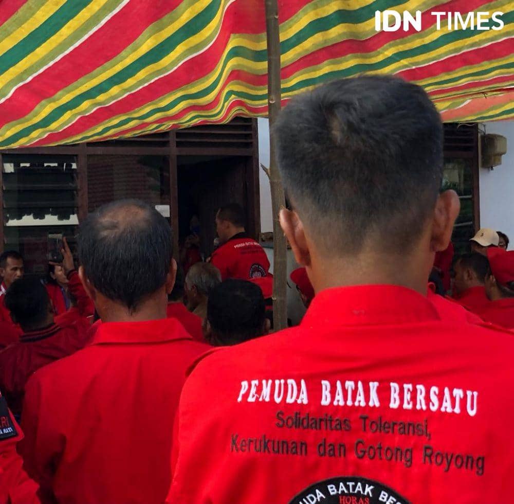 Ilustrasi pemuda batak bersatu (IDN Times/Rangga Erfizal)