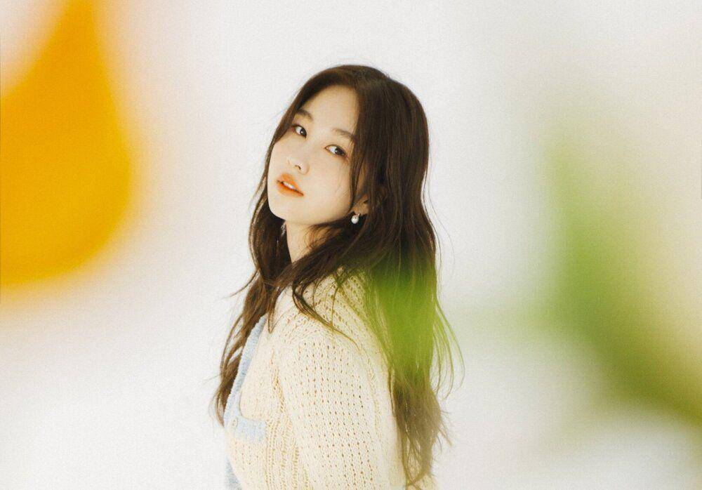 Kwon Jin Ah (twitter.com/atennamusic)