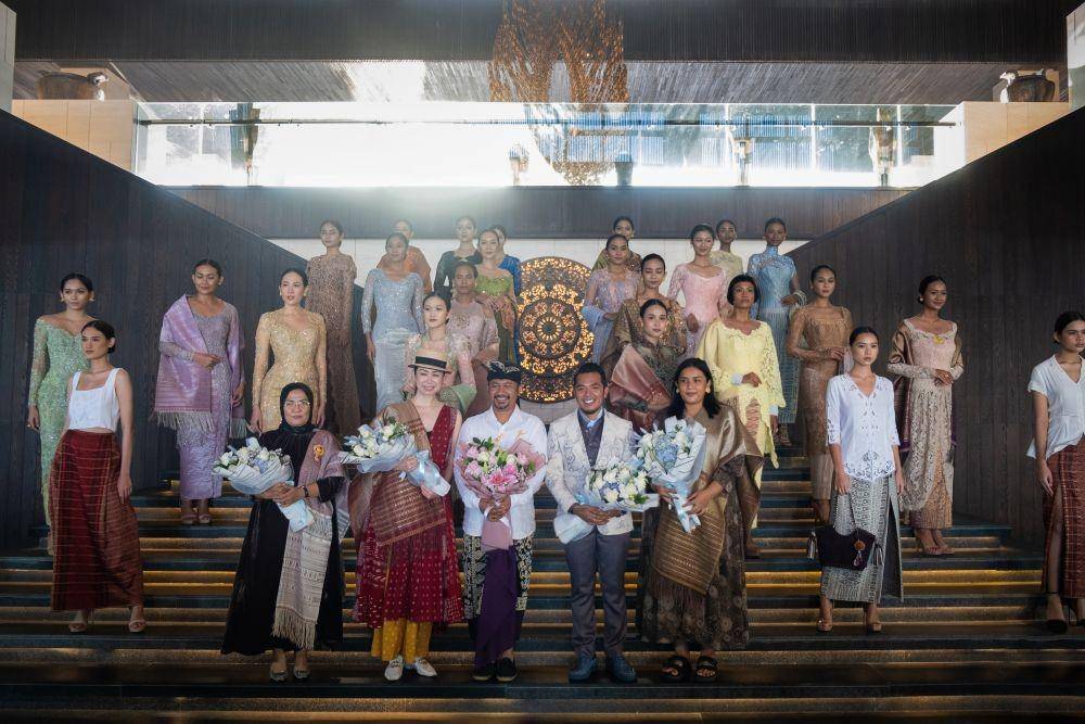 Pagelaran fashion show ulos yang diadakan di The Apurva Kempinski Bali oleh Torang Sitorus. 17 Juli 2022. (dok. The Apurva Kempinski Bali)