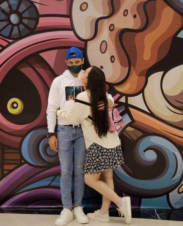 Lucky Perdana dan Istri (instagram.com/_luckyperdana)