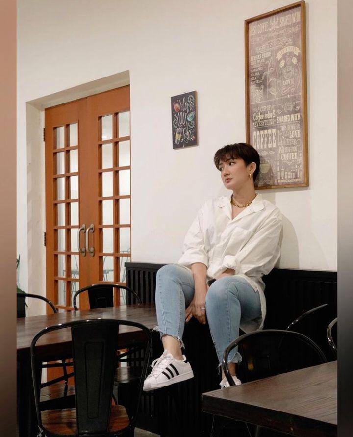 Melly Mono (instagram.com/melly_mono)
