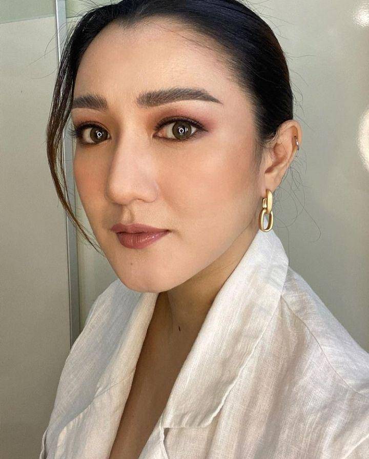Melly Mono (instagram.com/melly_mono)