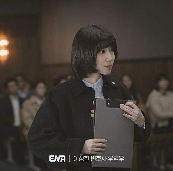 Park Eun Bin di Extraordinary Attorney Woo (instagram.com/channel.ena.d)