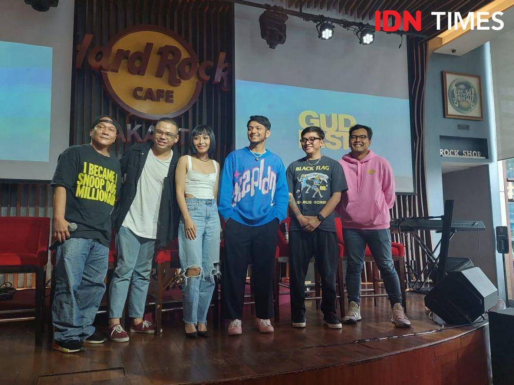 Bimo dan musisi lokal Gud Fest pada Rabu (20/7/2022) (IDN Times/Erfah Nanda)