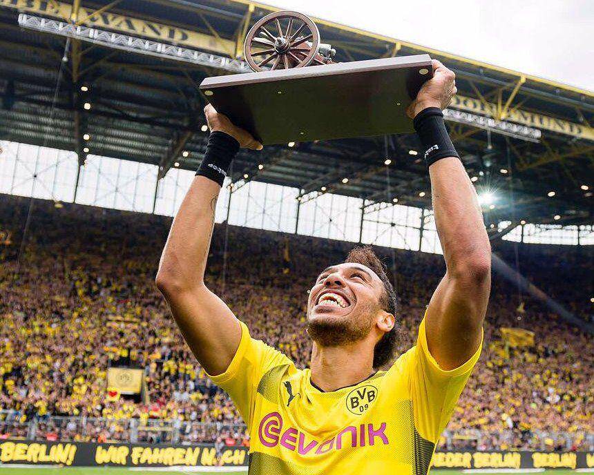 Pierre-Emerick Aubameyang menjadi top skor Bundesliga 2016/2017. (instagram.com/auba)
