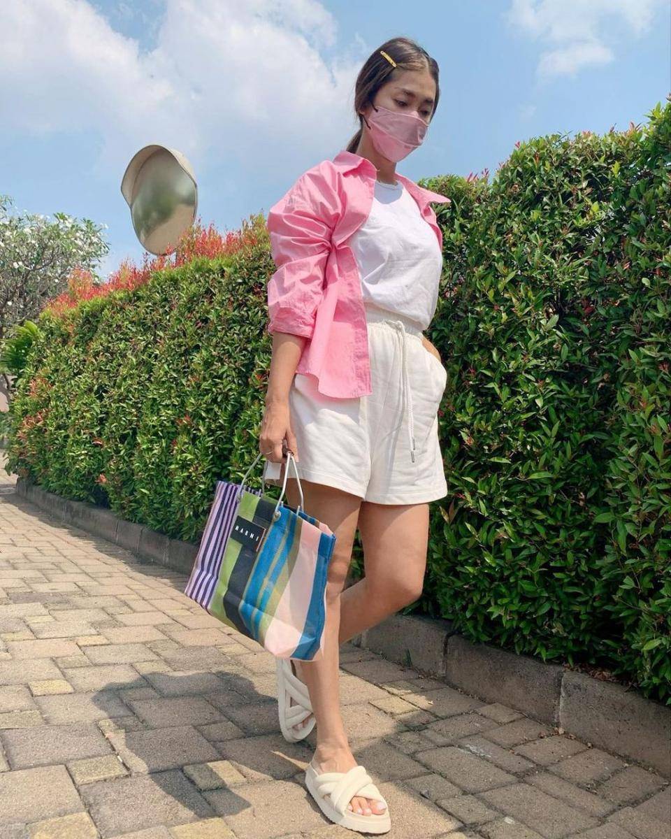 OOTD liburan ala Eva Anindita (instagram.com/eva_anindita_zachrie)