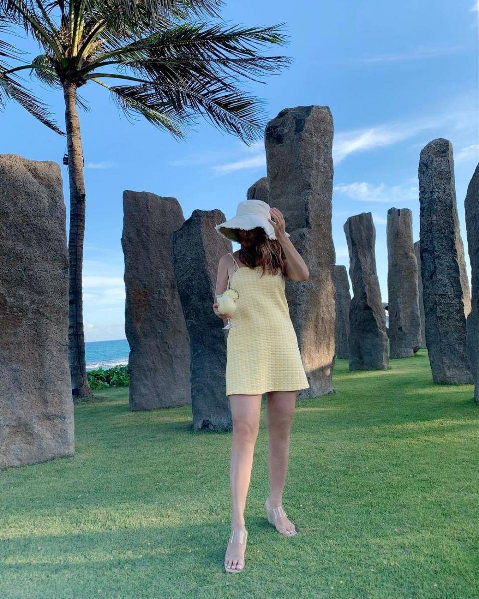 OOTD liburan ala Eva Anindita (instagram.com/eva_anindita_zachrie)