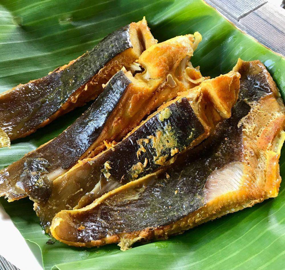 Ilustrasi ikan pari goreng (instagram.com/yellowbutter_78)