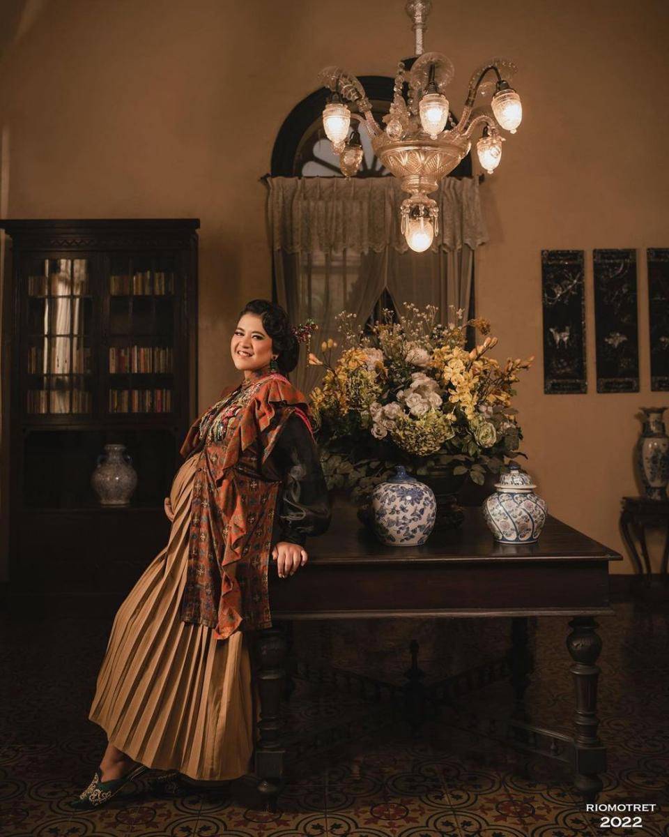 maternity shoot Kahiyang Ayu (instagram.com/ayanggkahiyang)