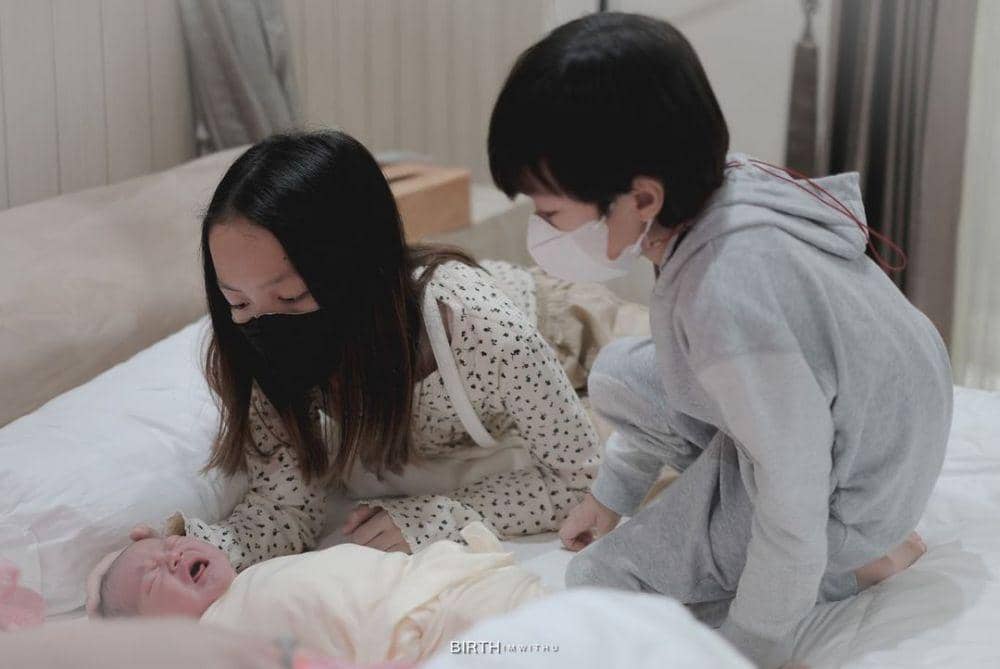 Embun, Langit, dan Bulan (instagram.com/dianayulestari)