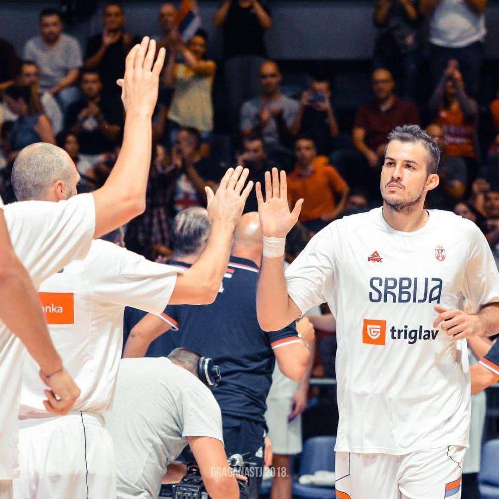 Nemanja Bjelica saat membela Timnas Serbia (instagram.com/nemanjabjelica8)