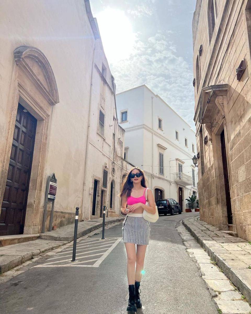 mix and match outfit cewek kue ala Violette Wauter (instagram.com/violettewautier)