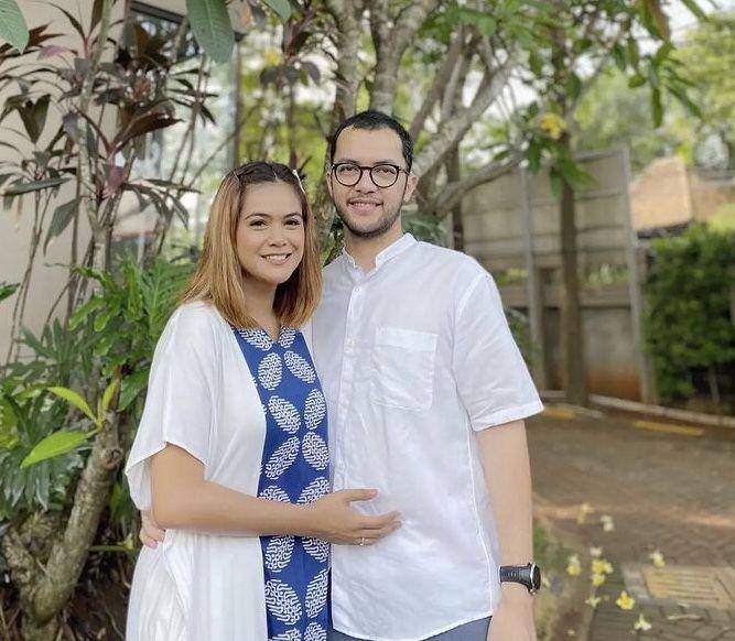 Indah Indriana dan suami (instagram.com/indahindriana)