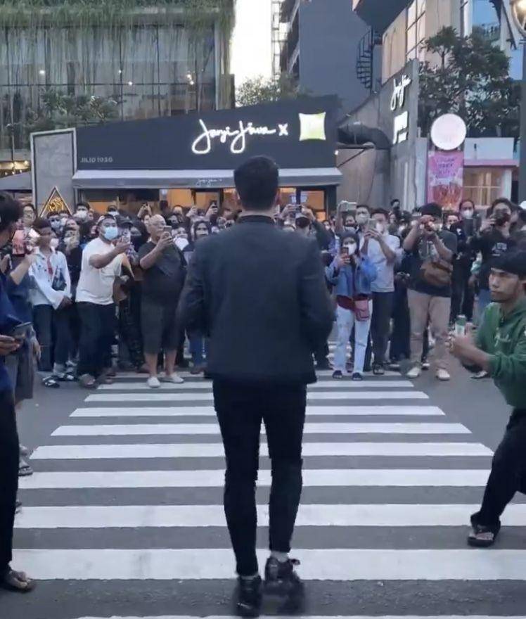 Athalla ke Citayam Fashion Week (instagram.com/athallanaufal7)