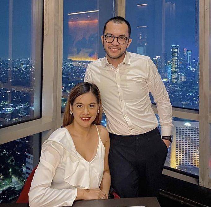 Indah Indriana dan suami (instagram.com/indahindriana)