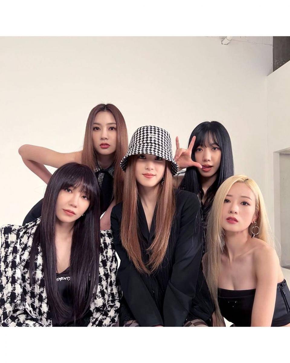 Grup KPop Apink (instagram.com/official.apink2011)