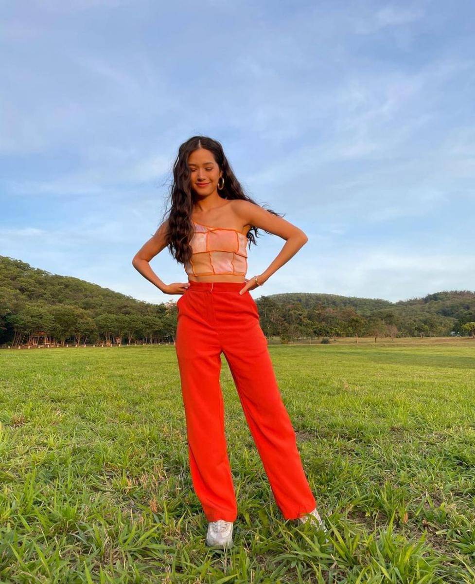 mix and match outfit cewek kue ala Violette Wauter (instagram.com/violettewautier)