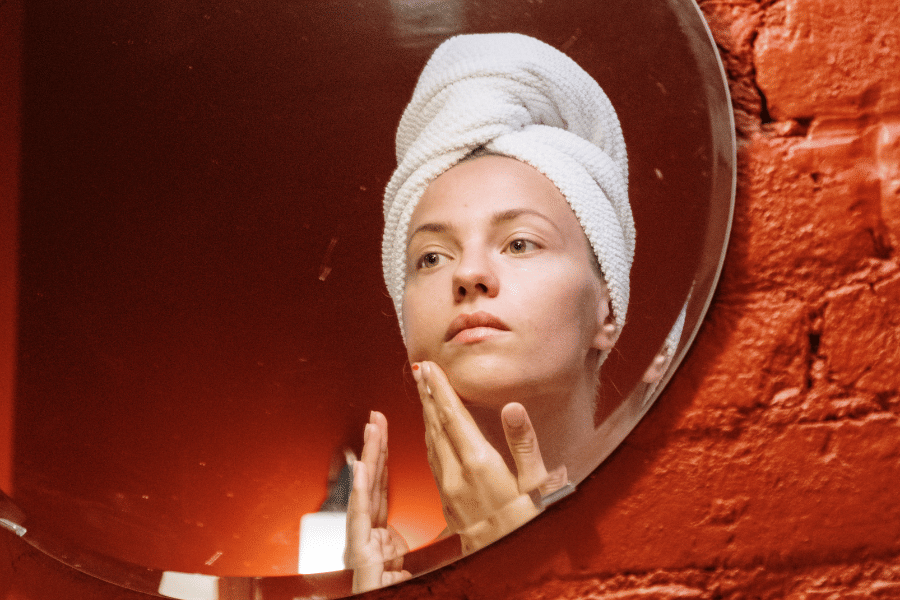 ilustrasi kulit sensitif (pexels.com/@cottonbro)