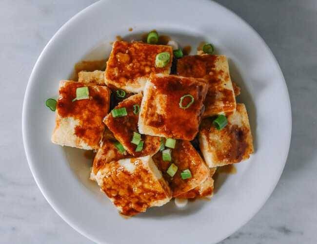 ilustrasi stinky tofu (thewoksoflife.com)