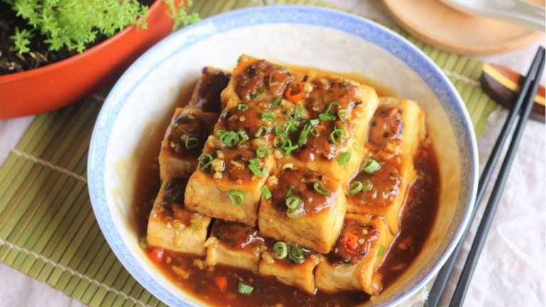 ilustrasi hakka tofu (soupedurecipes.com)