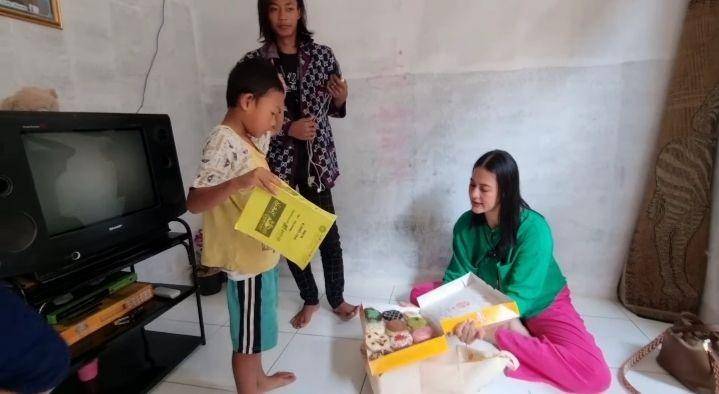momen Paula Verhoeven ke rumah Bonge (youtube.com/Baim Paula)