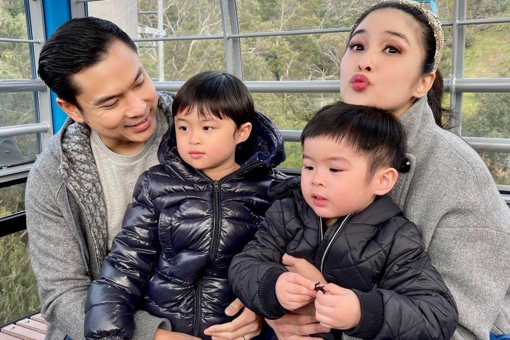 10 Potret Cantik Sandra Dewi, Menjadi Ratu Harvey Moeis