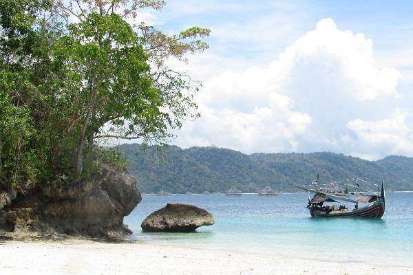 Pantai Teluk Biru (google.com/maps/aku ucox)