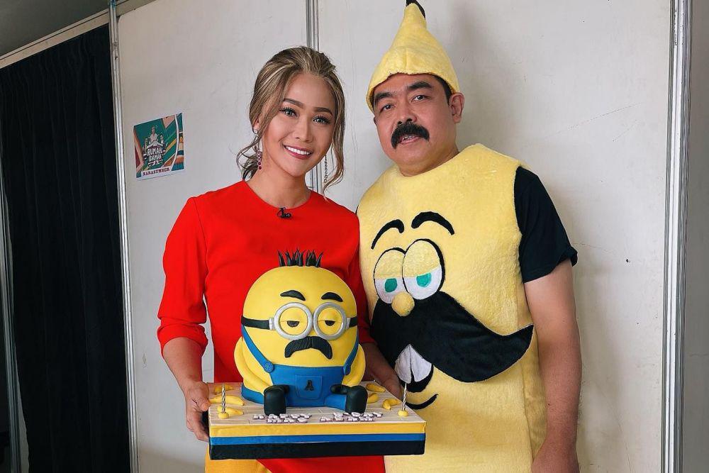 Cocok Jadi Minions, 10 Cosplay Mas Adam Suami Inul yang Gemesin