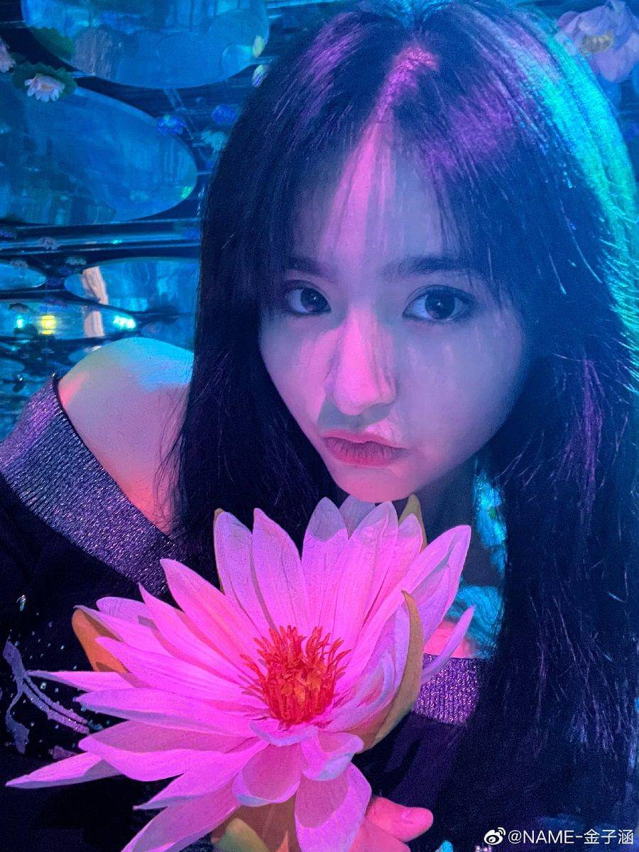 Jin Zihan (weibo.com/ NAME-金子涵 )