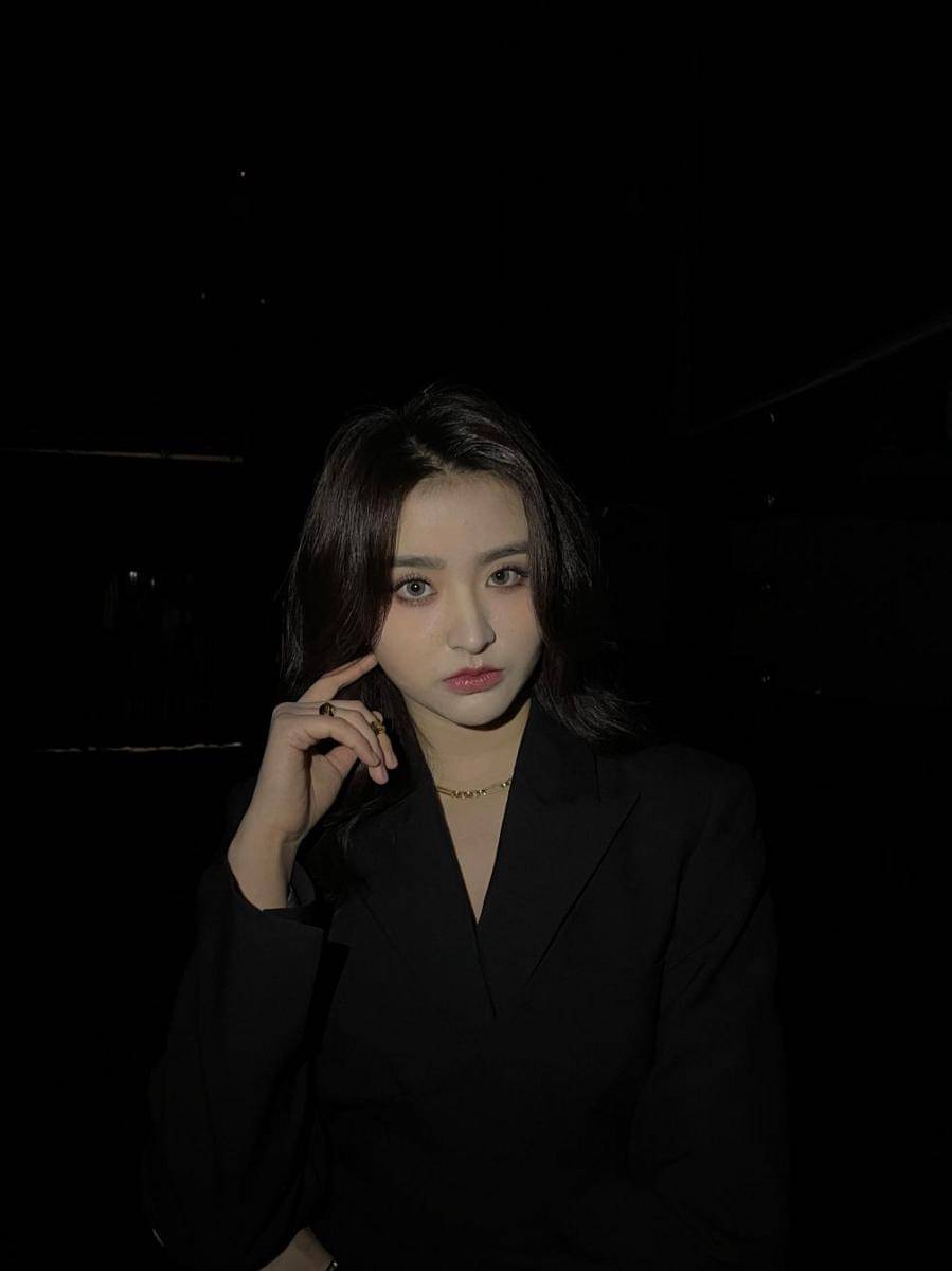 Jin Zihan (weibo.com/ NAME-金子涵 )