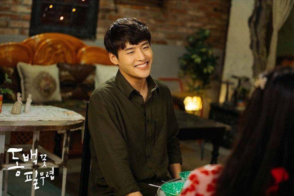 Kang Ha Neul sebagai Hwang Yong Sik dalam When the Camellia Blooms  (dok. KBS/When the Camellia Blooms)