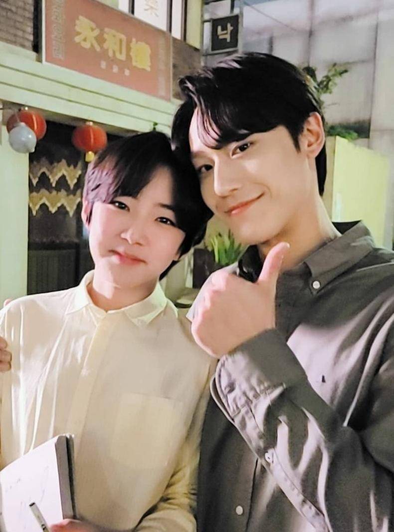 Choi Seung Hoon dan Lee Do Hyun di drama Youth of May (instagram.com/huni.lovelove)