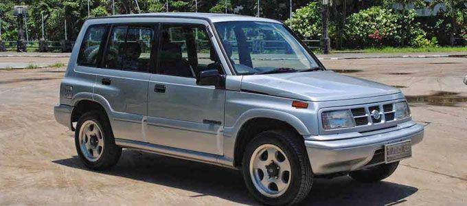Suzuki Escudo model lama (otoloka.id)