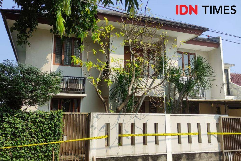 Kondisi terkini rumah Irjen Ferdy Sambo di Komplek Polri Duren Tiga No. 46 RT 04/01, Pancoran, Jakarta Selatan, Kamis (21/7/2022). (IDN Times/Yosafat Diva Bayu Wisesa)